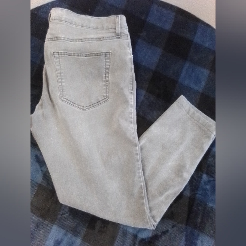 EUC Mens Gray Washed Skinny Jeans